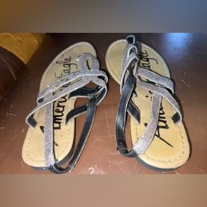 Women’s Worn Sandals
